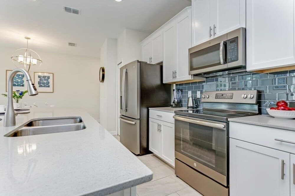 Champions Stay - Image 14