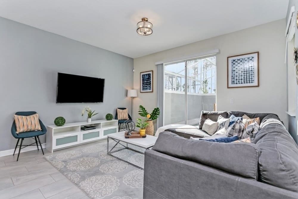 Champions Stay - Image 3