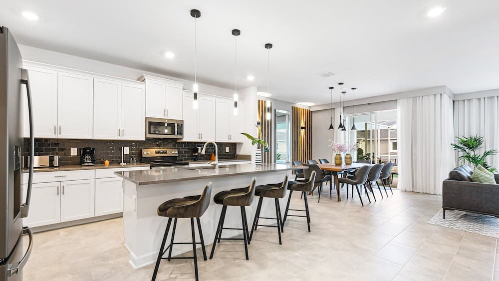 Regal Oasis - Image 5