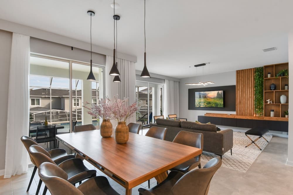 Regal Oasis - Image 4