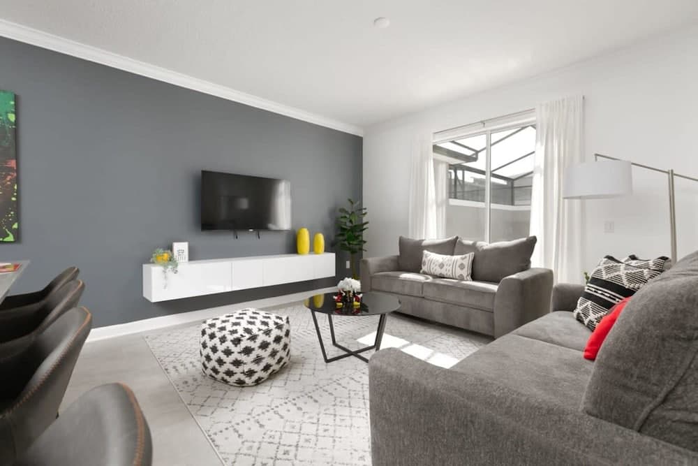 Charming Mickey Home - Image 4