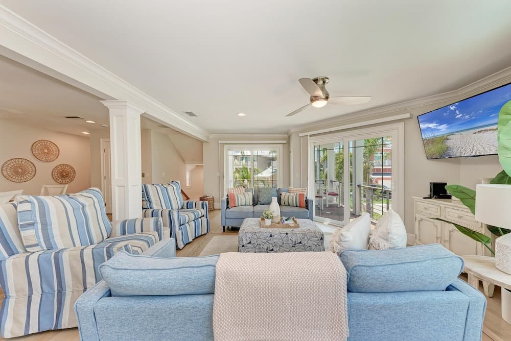 Chasing Sunsets #108 - Image 15