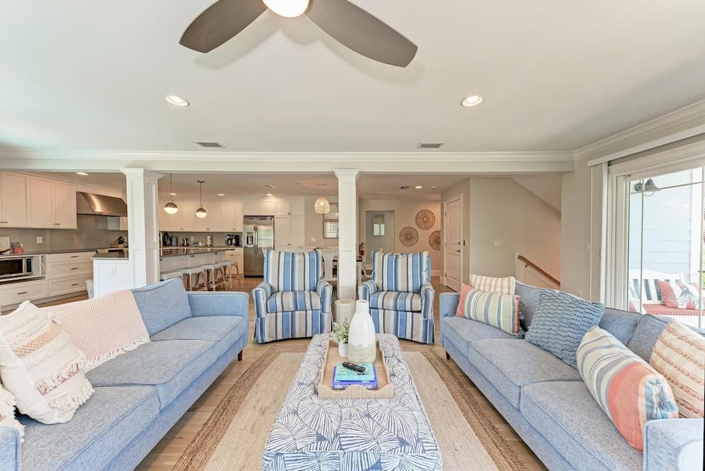 Chasing Sunsets #108 - Image 16