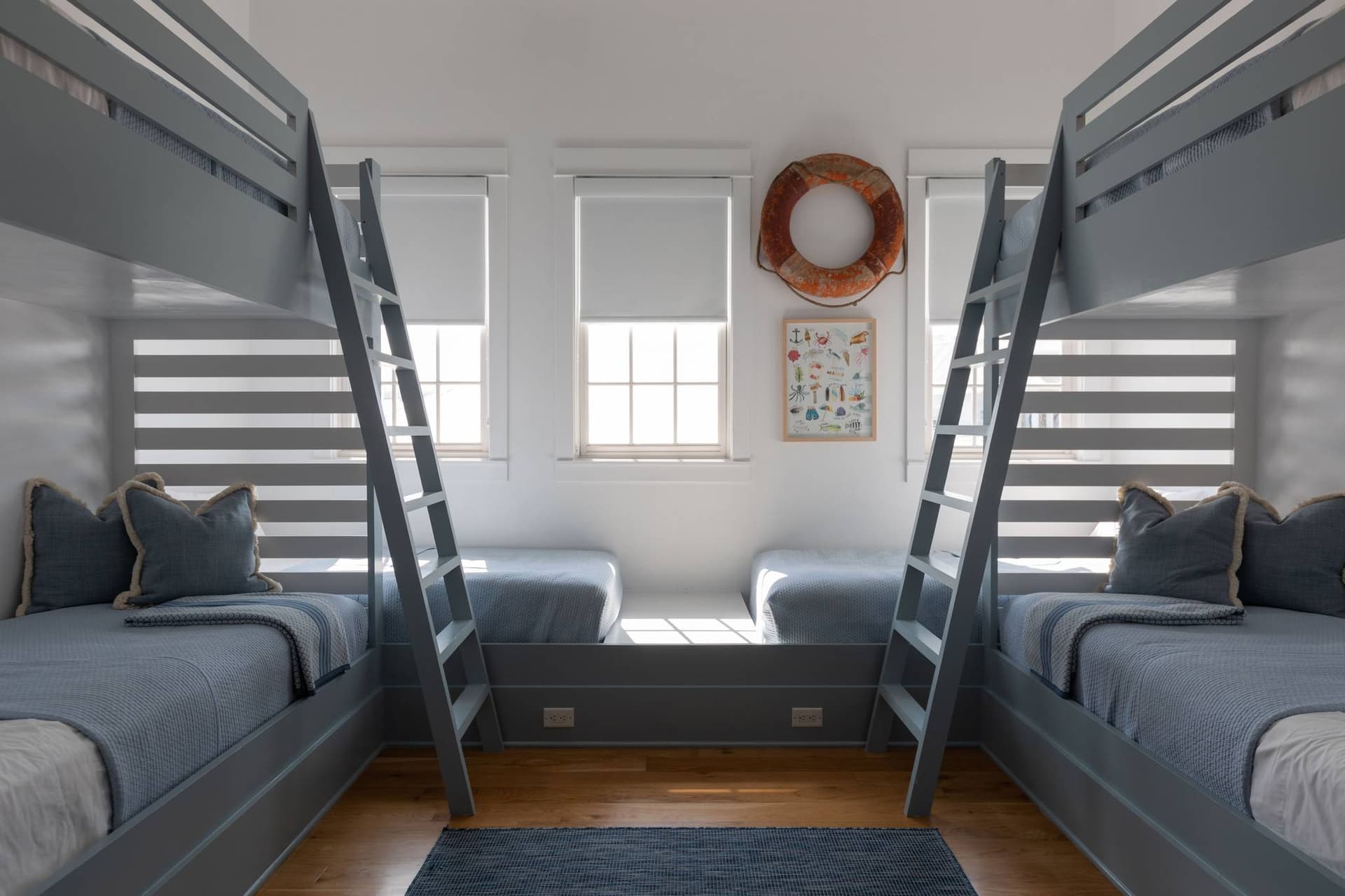 Center Stage - Image 16