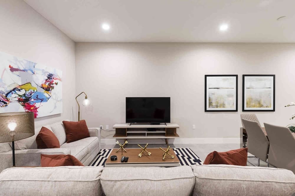 Sunny Dreams Townhome #7586 - Image 3