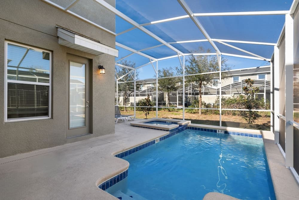 Chic Family Getaway - Image 43