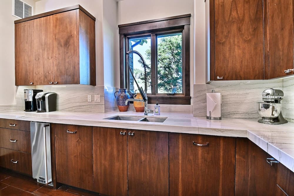 Chic Colony - Image 9