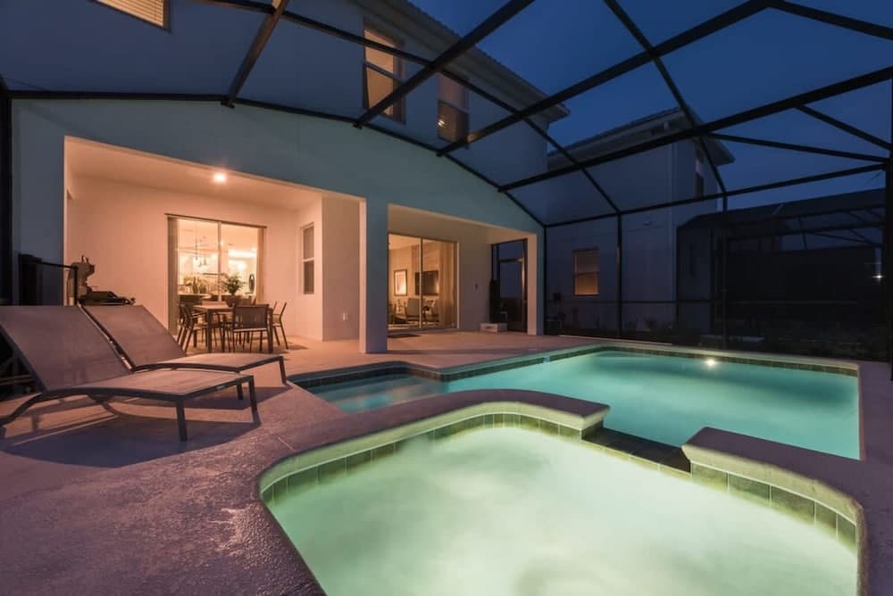 Chic Unforgettable Haven - Image 32