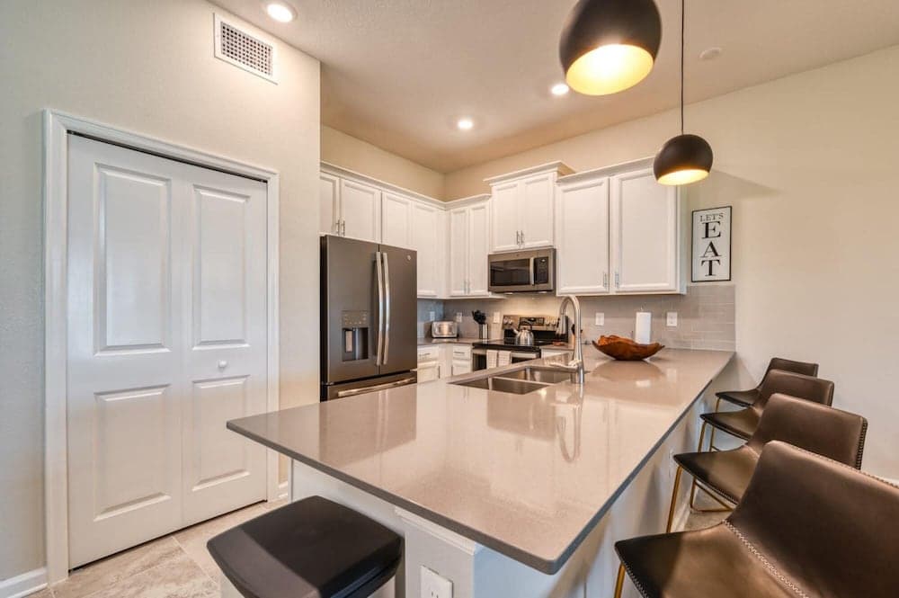 Chic Mickey - Image 4