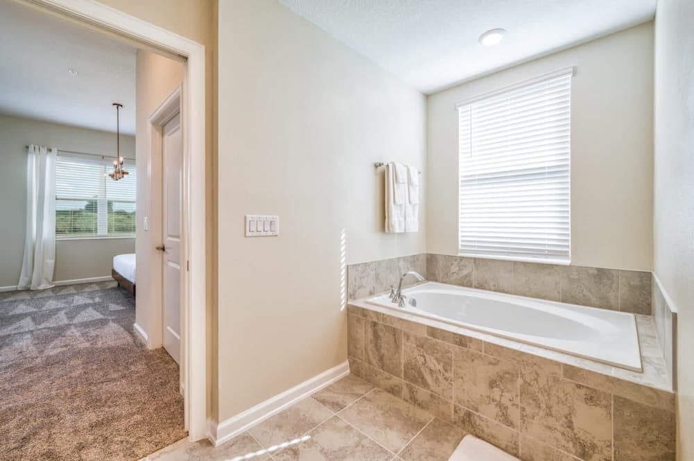 Chic Mickey - Image 11