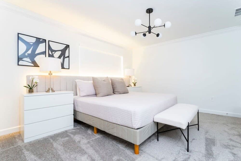 Marvel-spacious Chic Modern Home - Image 14