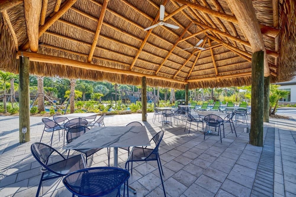 Marvel-spacious Chic Modern Home - Image 43