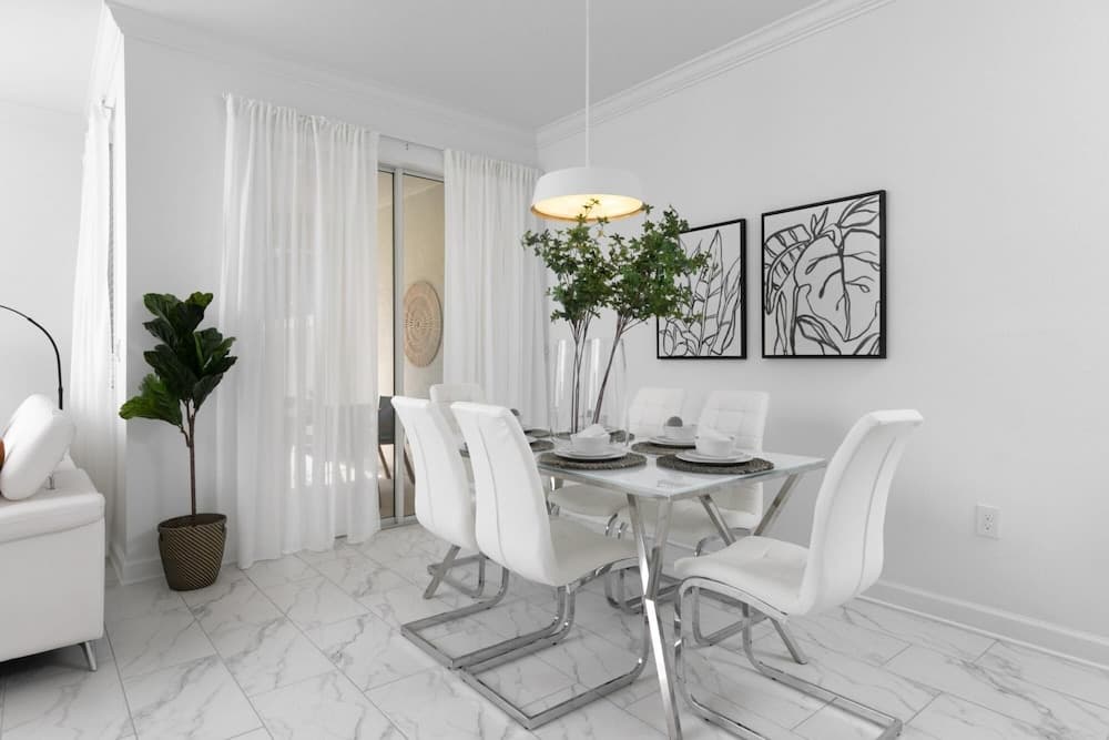 Unforgettable Stay at Chic Retreat - Image 4