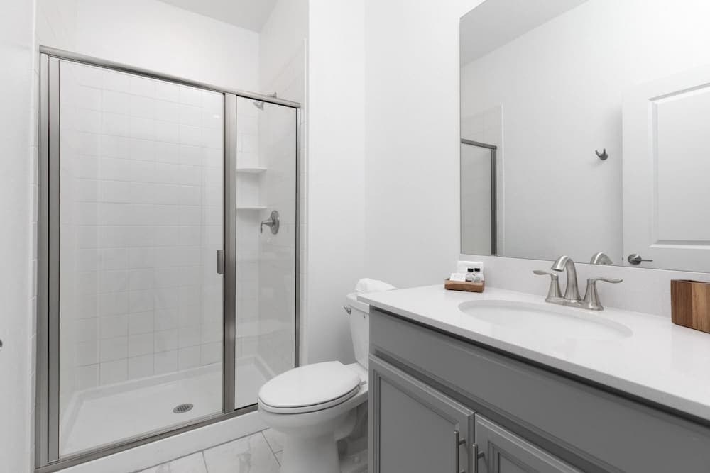 Unforgettable Stay at Chic Retreat - Image 16