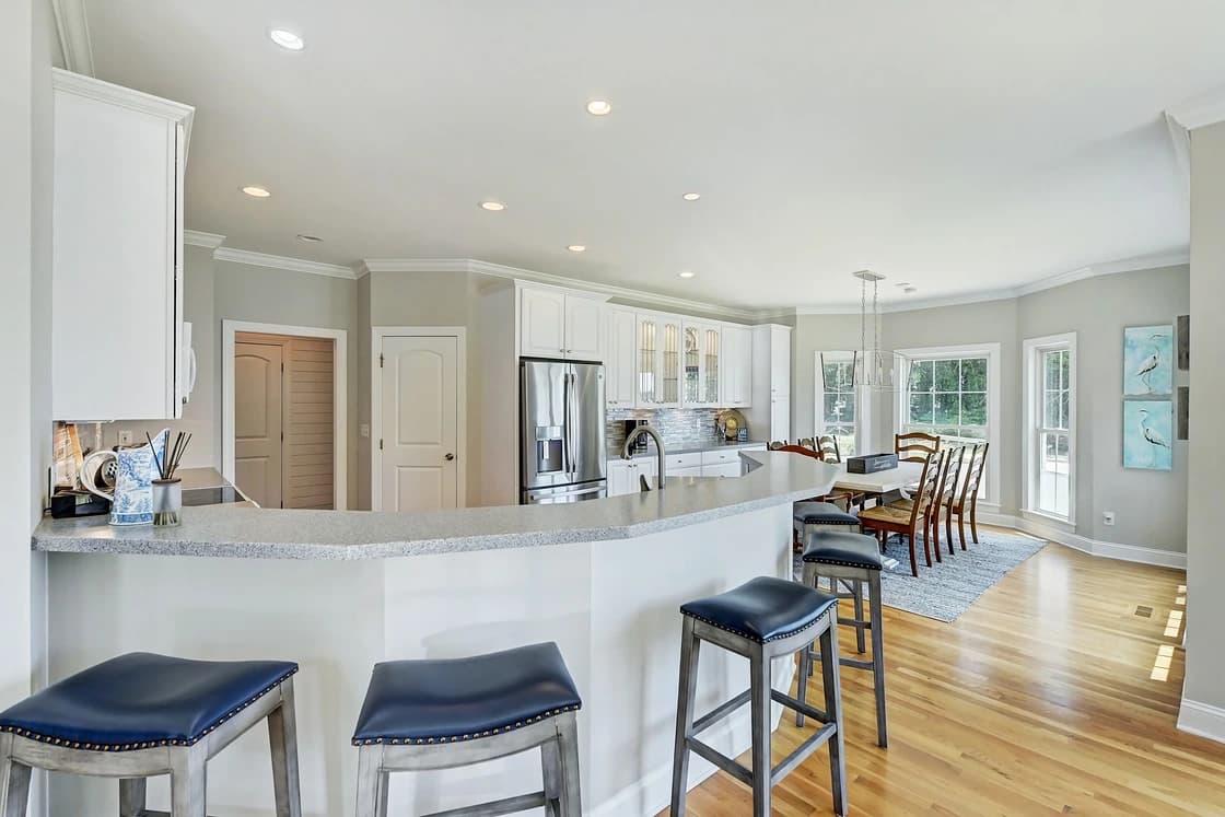 Bright Water Cove - Image 14