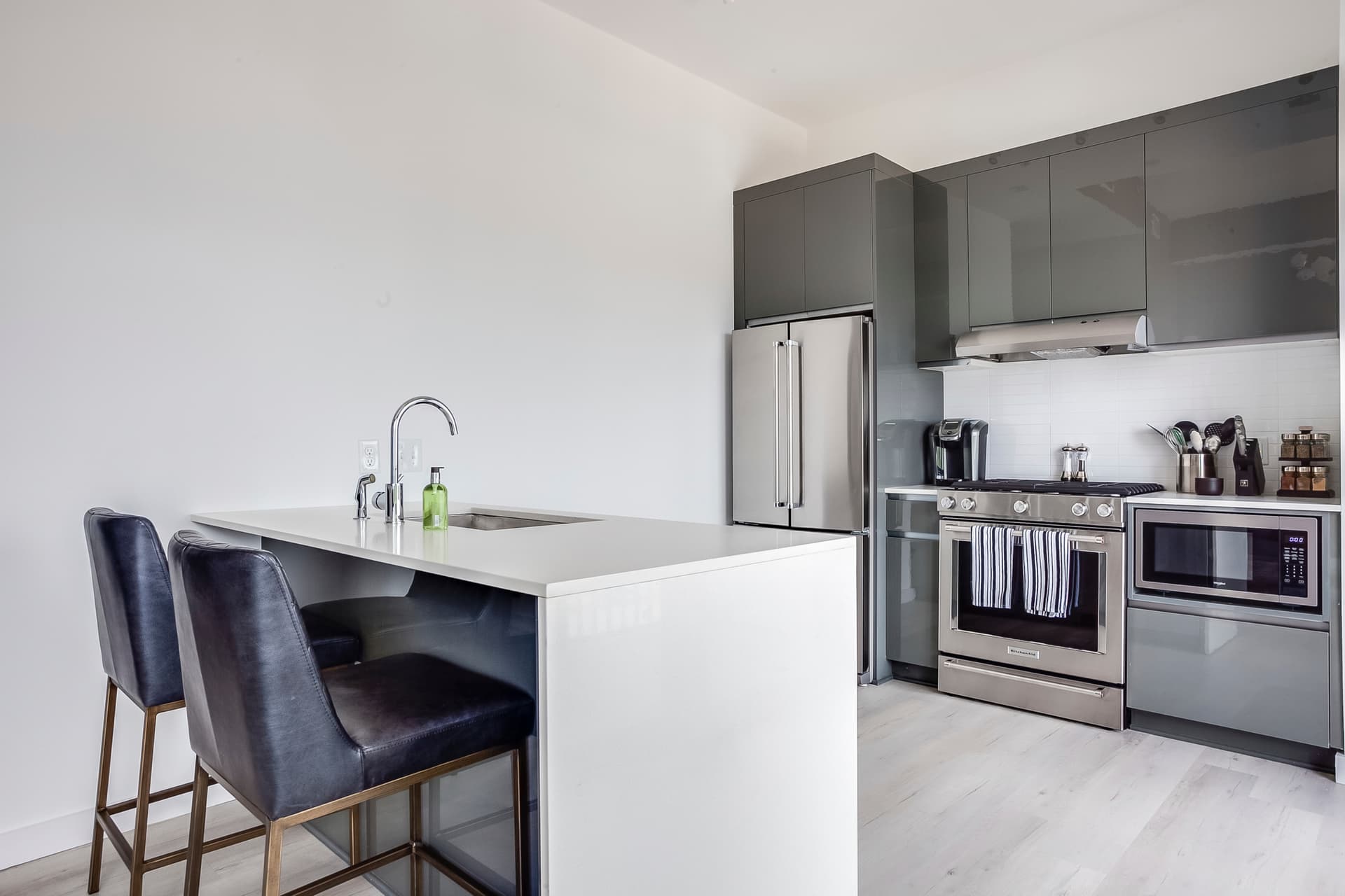 Cityscape Retreat - Image 5