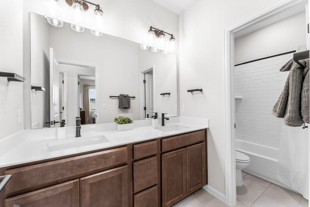 Cozy Cota - Image 18