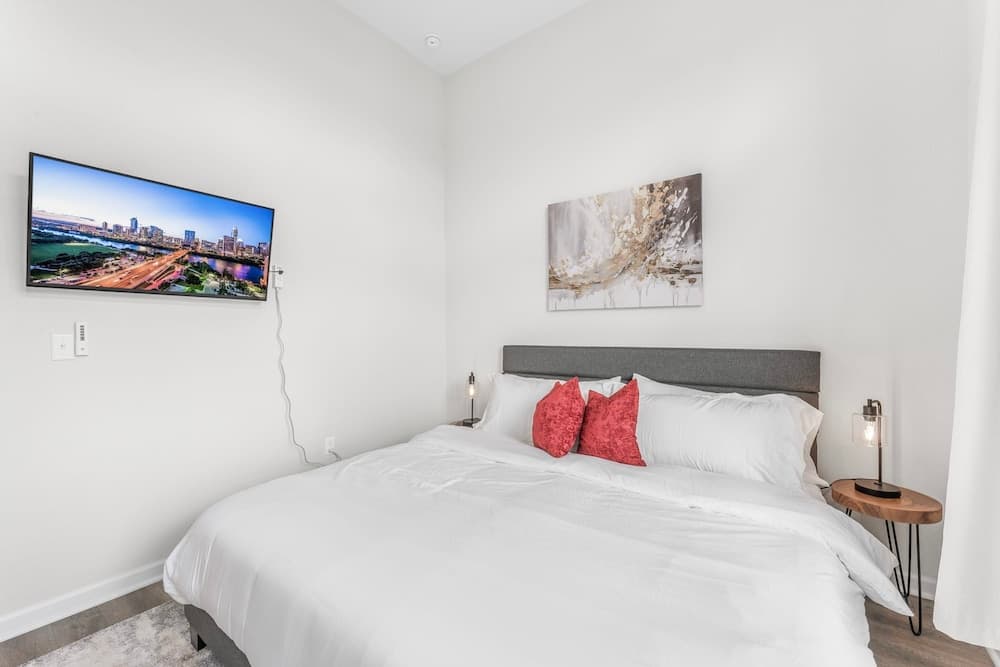 Cozy Cota - Image 22