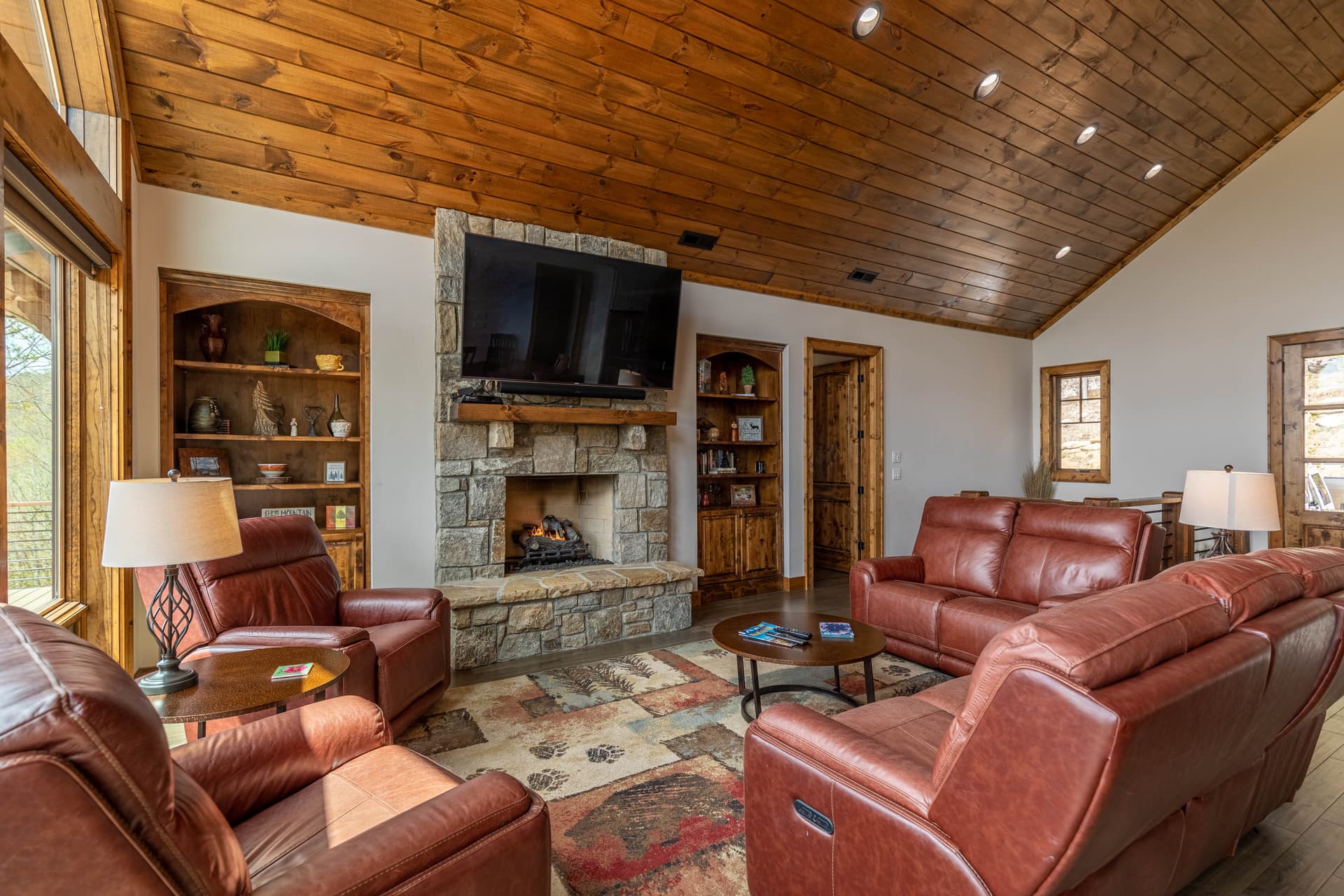 Clouds Rest Place - Image 4