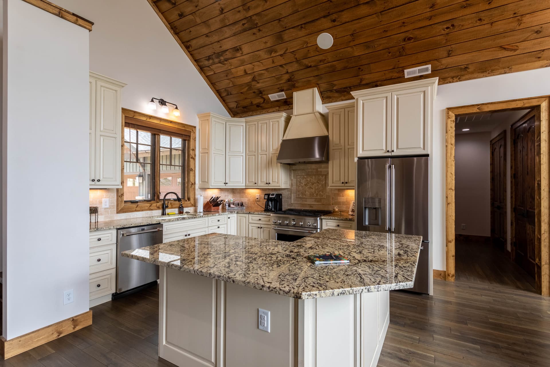 Clouds Rest Place - Image 5