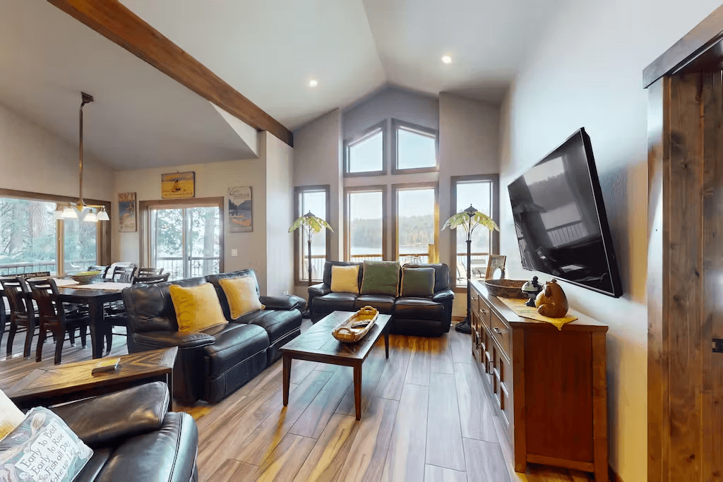 Lakefront Marvel - Image 2