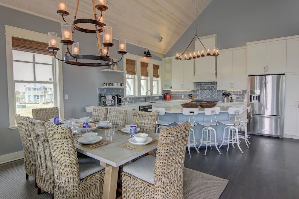 Coastal Charm #258 - Image 5