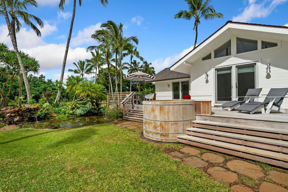 Coconut Hut - Image 31