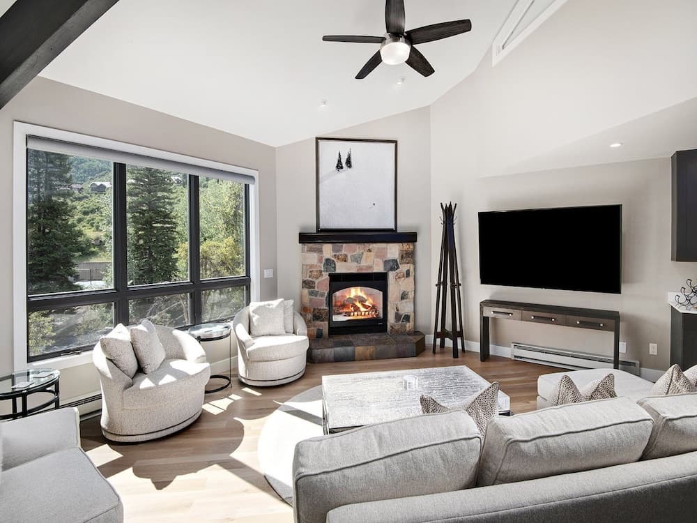 Coldstream Townhome #15 - Image 4