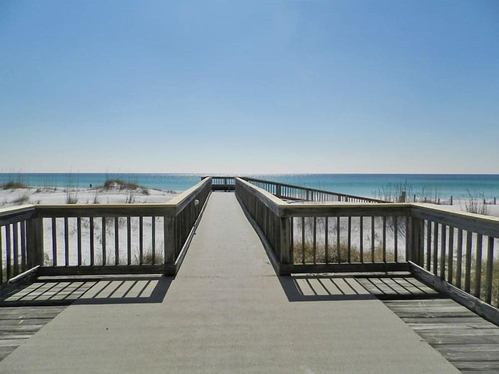 Commodore's Retreat #205 - Image 2