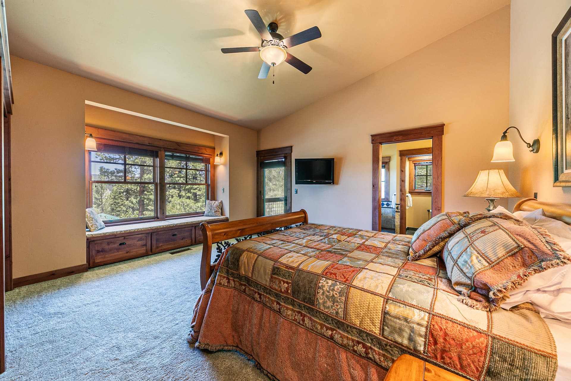 Compass Luxury Lodge at Northstar - Image 12