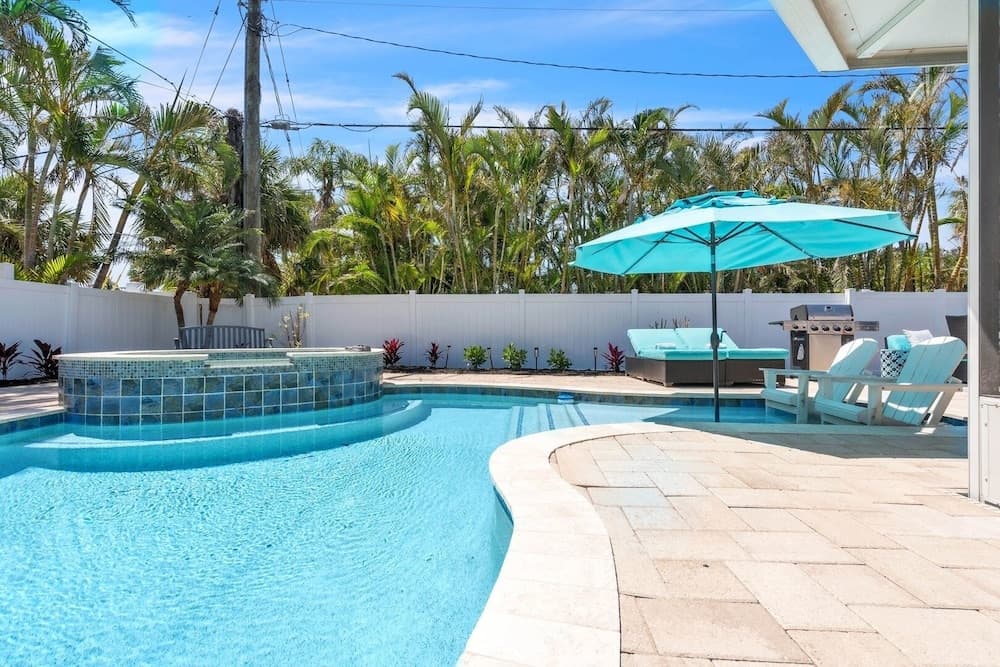 Coral Beach Home - Image 29