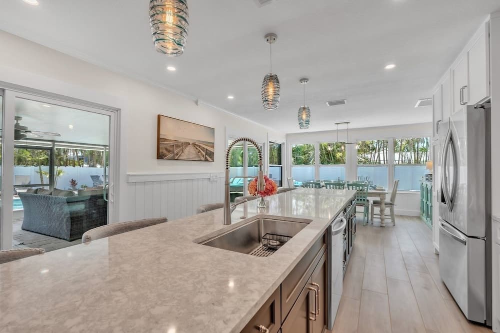 Coral Beach Home - Image 11