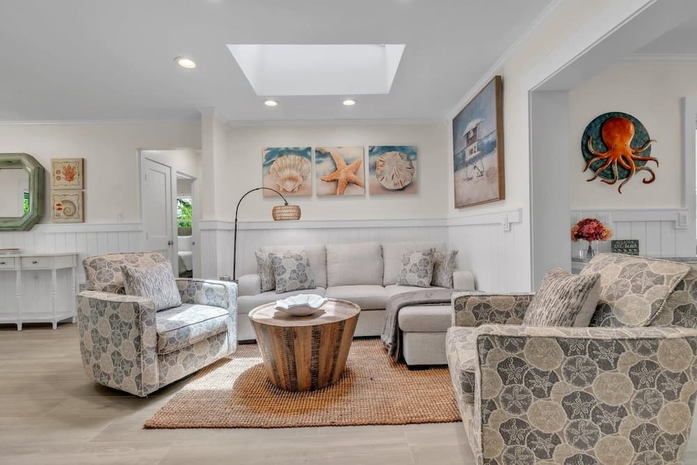 Coral Beach Home - Image 16