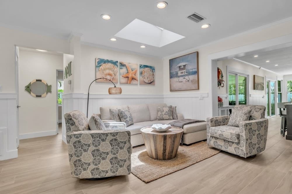 Coral Beach Home - Image 17