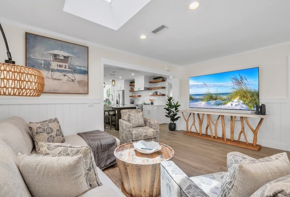 Coral Beach Home - Image 18