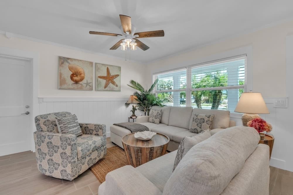 Coral Beach Home - Image 20