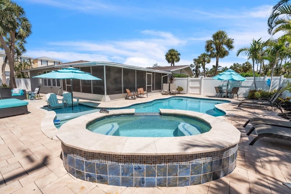 Coral Beach Home - Image 2