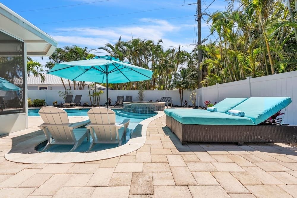 Coral Beach Home - Image 25