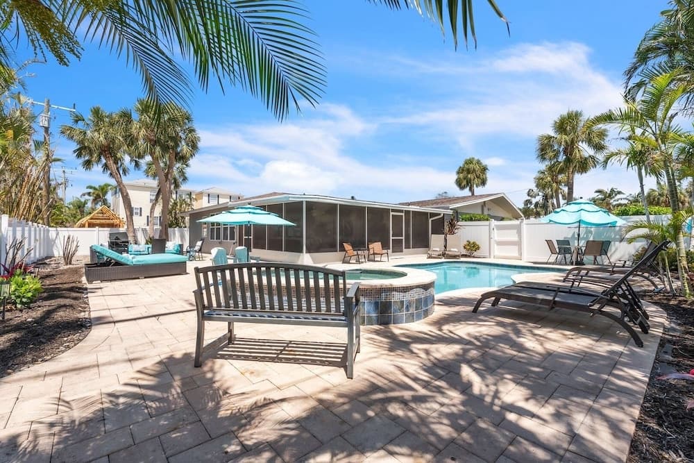 Coral Beach Home - Image 30