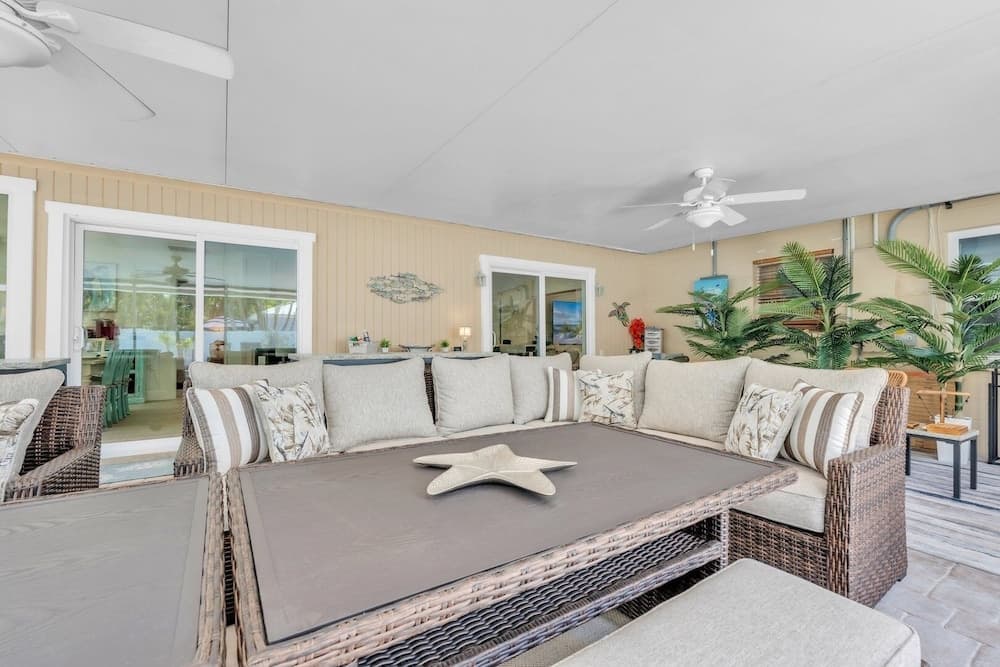 Coral Beach Home - Image 31