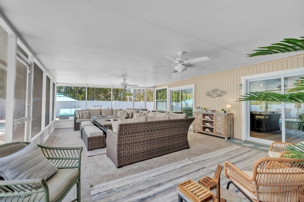 Coral Beach Home - Image 34