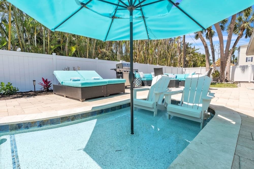 Coral Beach Home - Image 28