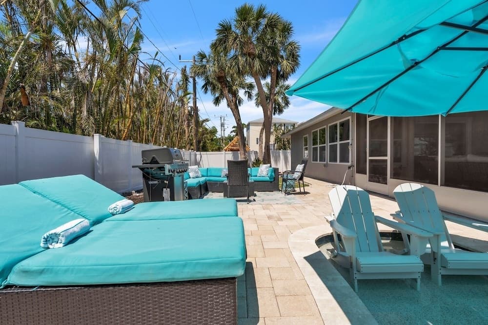 Coral Beach Home - Image 35