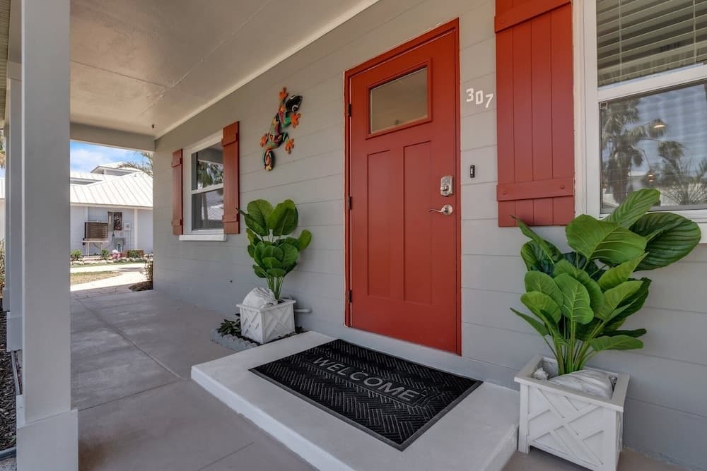 Coral Beach Home - Image 38