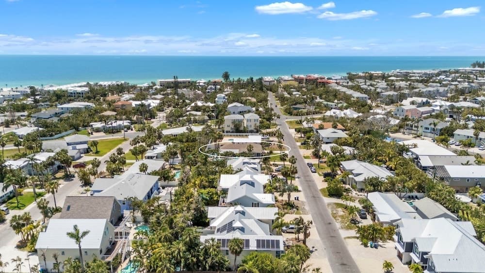 Coral Beach Home - Image 3