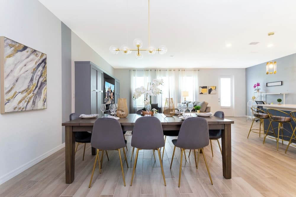 Disney Enclave #808 - Image 2