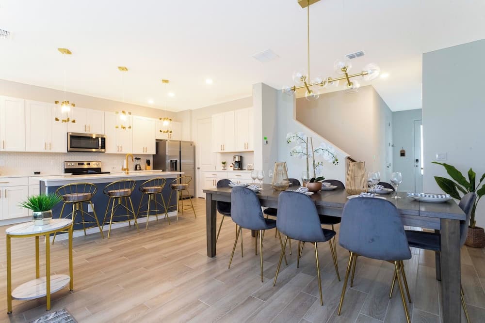 Disney Enclave #808 - Image 5