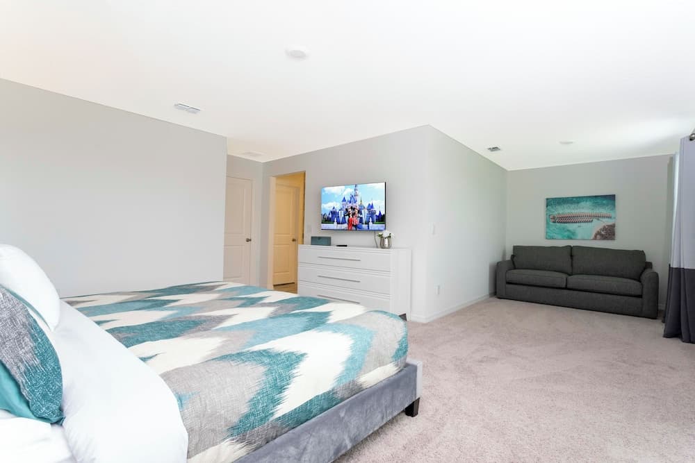 Disney Enclave #808 - Image 13