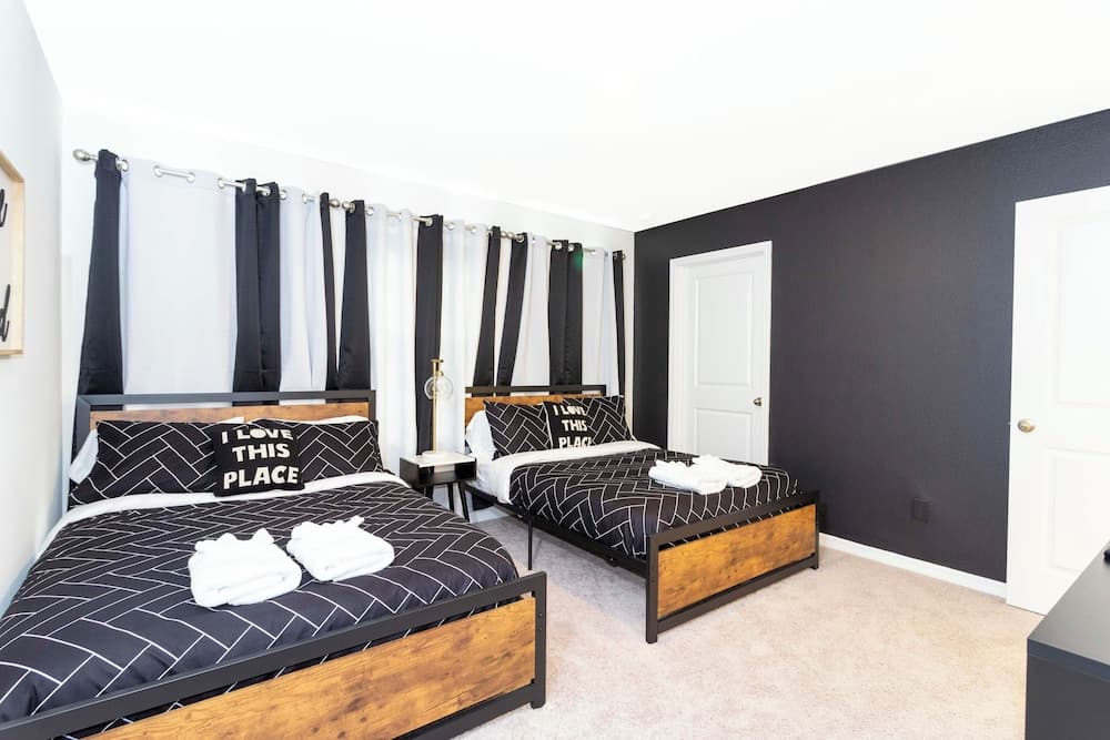 Disney Enclave #808 - Image 17