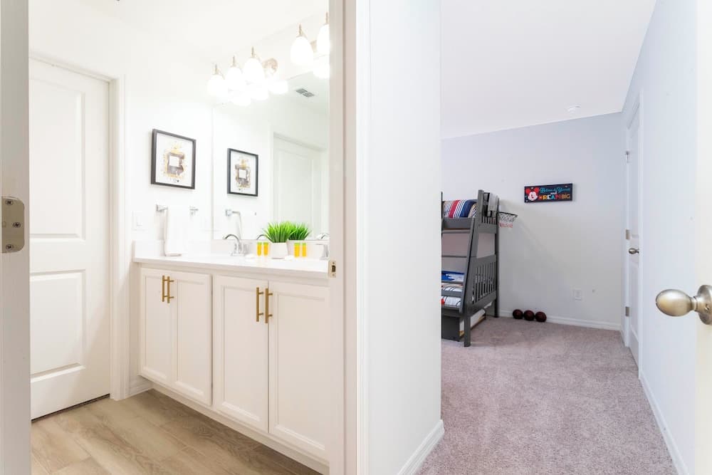 Disney Enclave #808 - Image 21